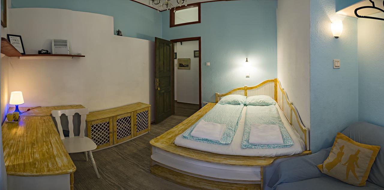 Santico Art Hotel And Hostel Budapest Exterior foto