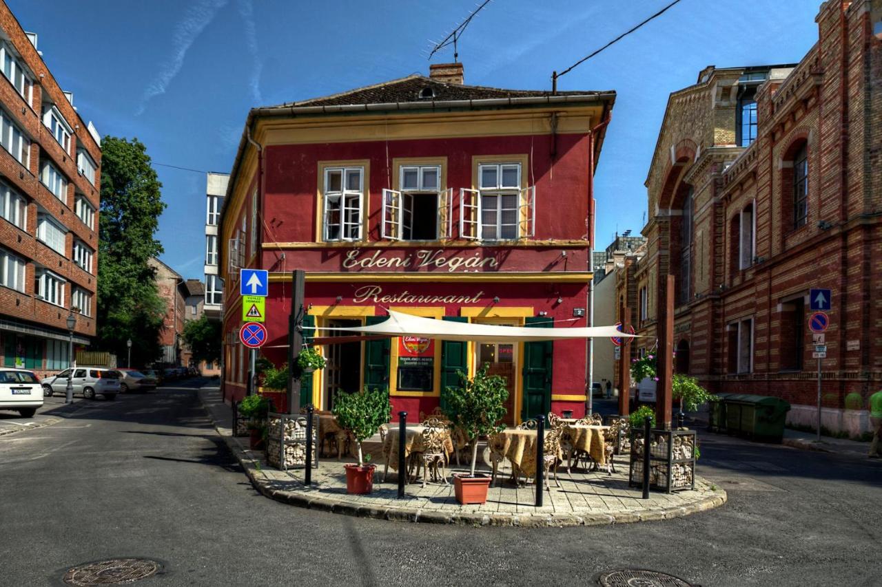 Santico Art Hotel And Hostel Budapest Exterior foto